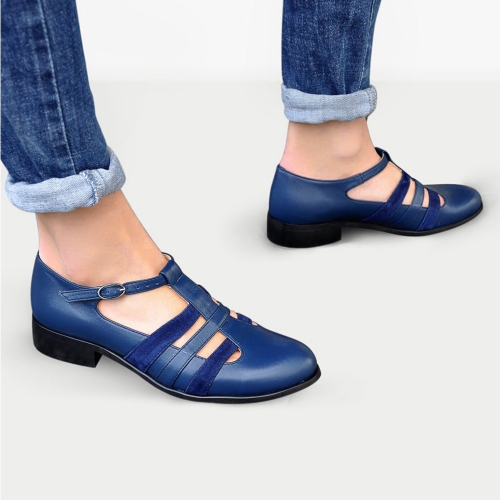 Julia Bo Navy Leather Mary Jane’s - Picture 4 of 9
